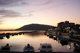 Summer opening hours on the island of Lefkada.