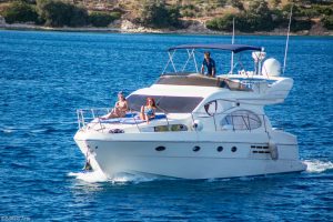 Lefkada Luxury Motorboat for daily cruise