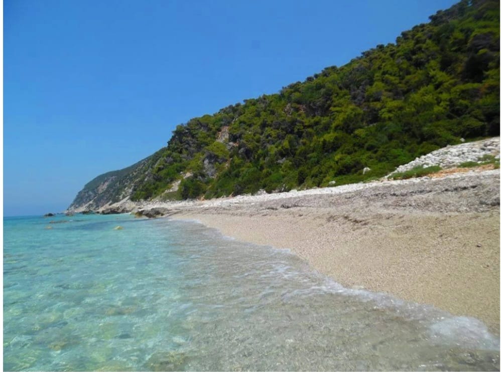 Tsoukalades: A Tranquil Escape into Traditional Greek Charm on Lefkada's Western Coast!