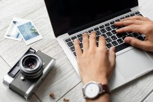 Earn money during your trip and make travelling more affordable