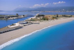 Kastro Sandy Beach