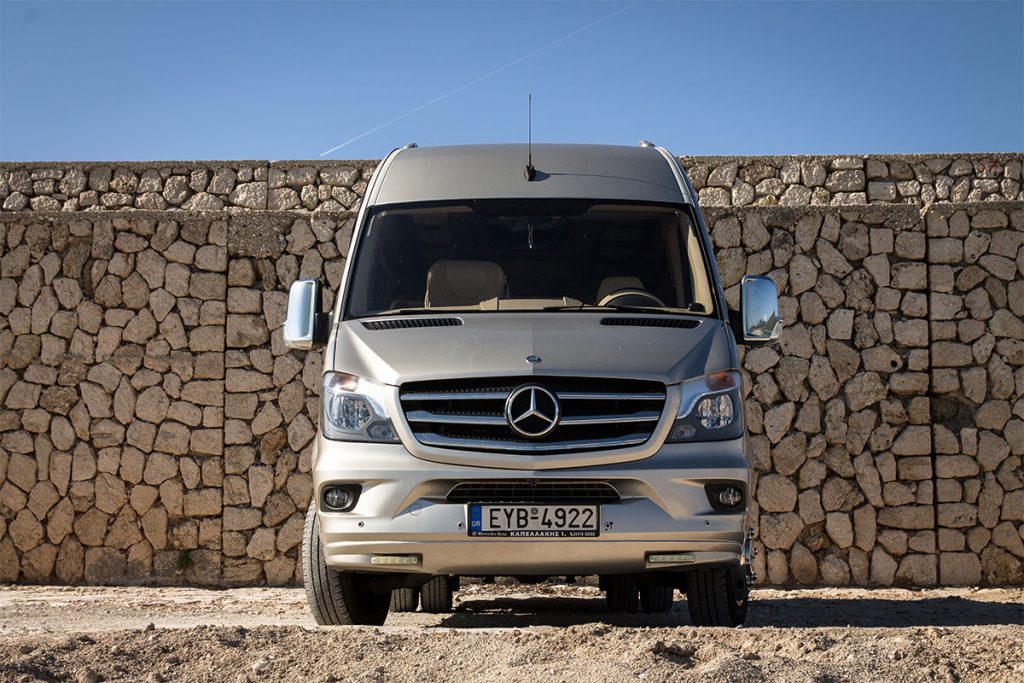 Exploring Lefkada: A Guide to Transportation Options