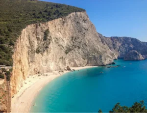 Χριστούγεννα και Πρωτοχρονιά στη Λευκάδα: Παράδοση, Φύση και Γιορτινή Ατμόσφαιρα