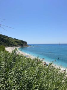 Lefkada: l’isola della libertà, della natura e del mare turchese