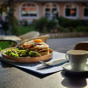 Coffee places and snack bars in wonderful landscapes